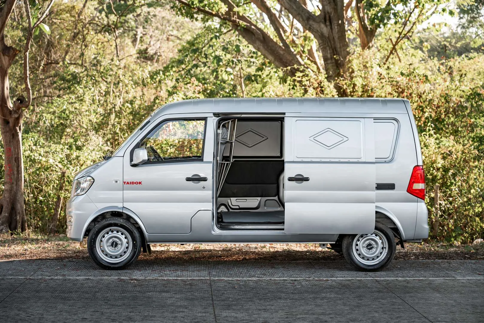 Exterior 10